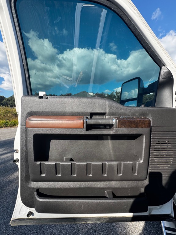 2015 Ford F-250 Image 9