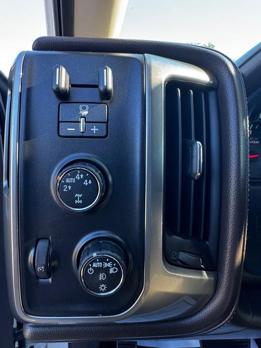 2015 Chevrolet Silverado 1500 Image 10