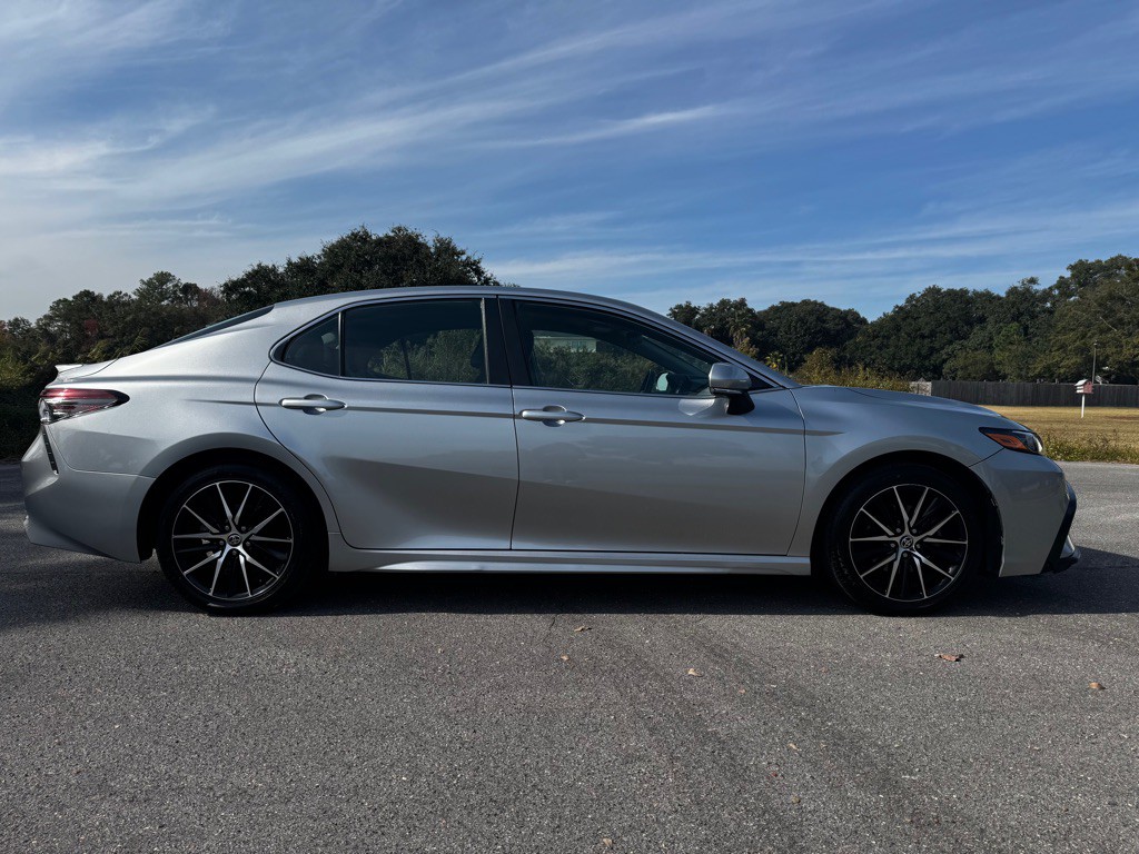 2022 Toyota Camry Image 6