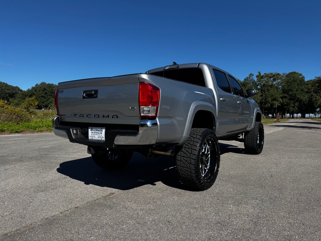 2019 Toyota Tacoma Image 5