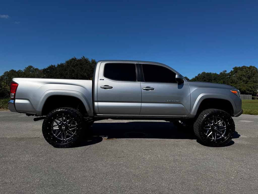 2019 Toyota Tacoma Image 6