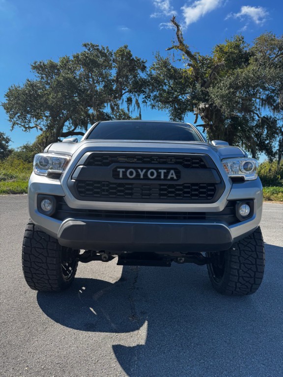 2019 Toyota Tacoma Image 8