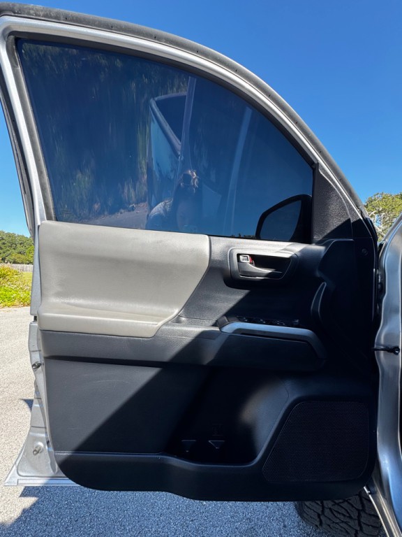 2019 Toyota Tacoma Image 9