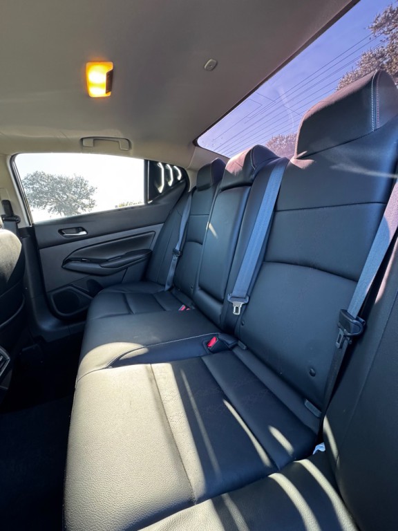 2023 Nissan Altima Image 12
