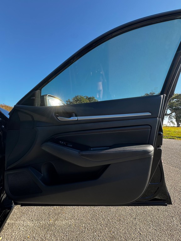 2023 Nissan Altima Image 13