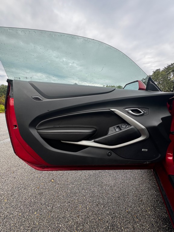 2017 Chevrolet Camaro Image 9