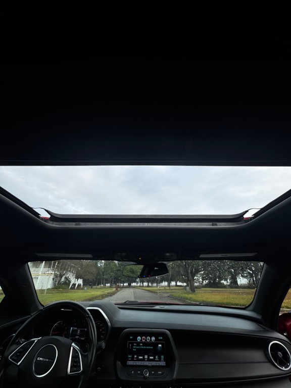 2017 Chevrolet Camaro Image 21