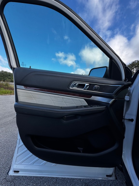 2018 Ford Explorer Image 9