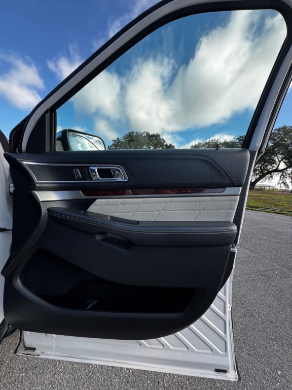 2018 Ford Explorer Image 13