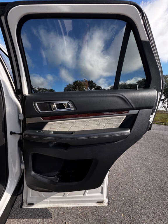 2018 Ford Explorer Image 15