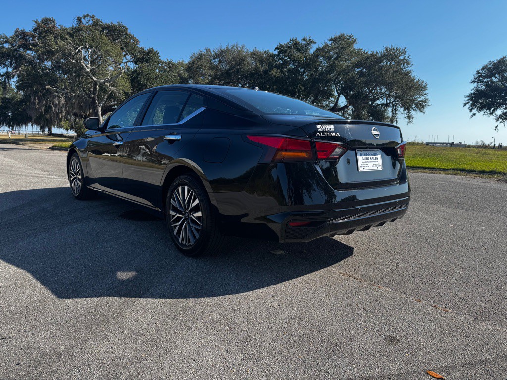 2025 Nissan Altima Image 3