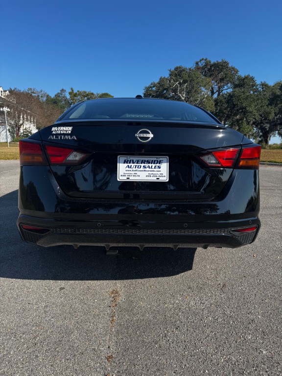 2025 Nissan Altima Image 4