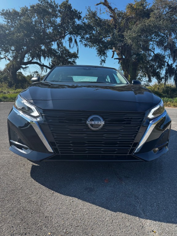 2025 Nissan Altima Image 8