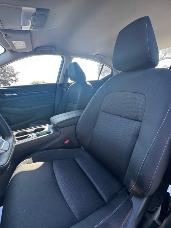 2025 Nissan Altima Image 10