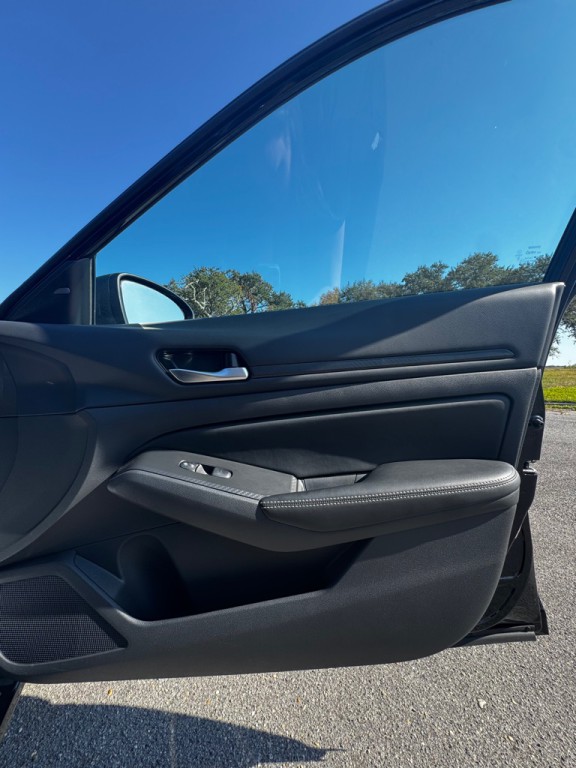 2025 Nissan Altima Image 13