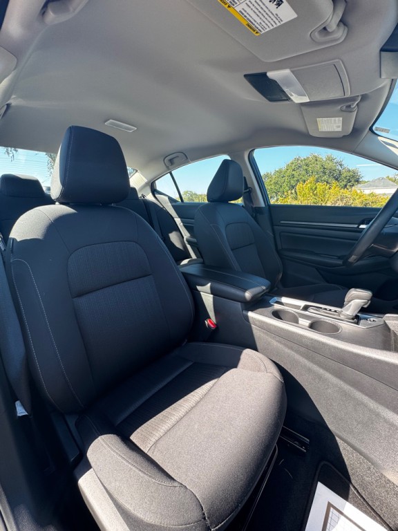 2025 Nissan Altima Image 14