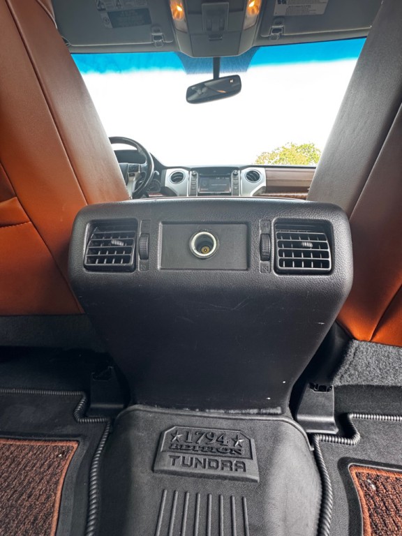 2016 Toyota Tundra Image 19