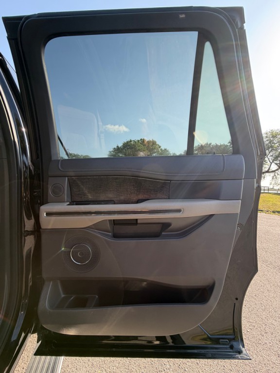 2019 Ford Expedition Image 16