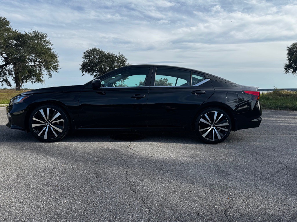 2020 Nissan Altima Image 2