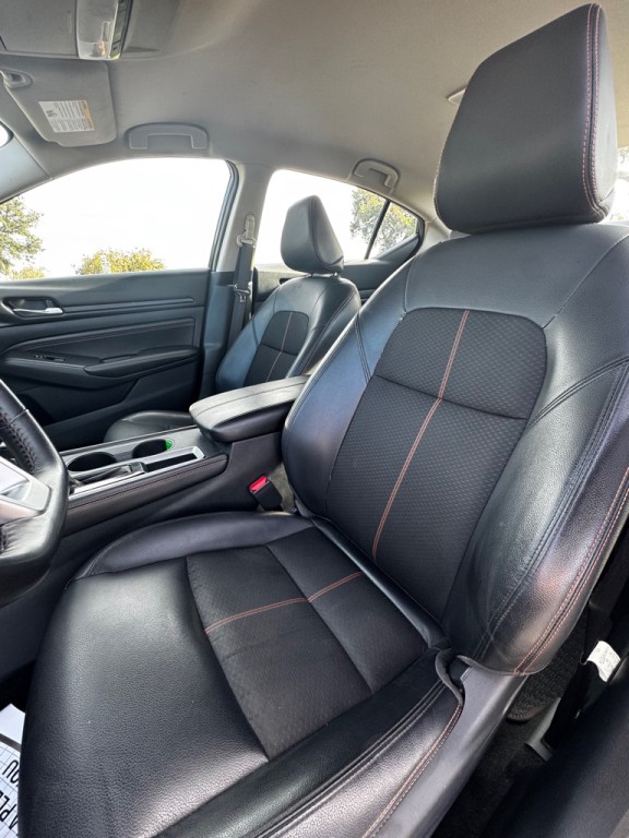 2020 Nissan Altima Image 10