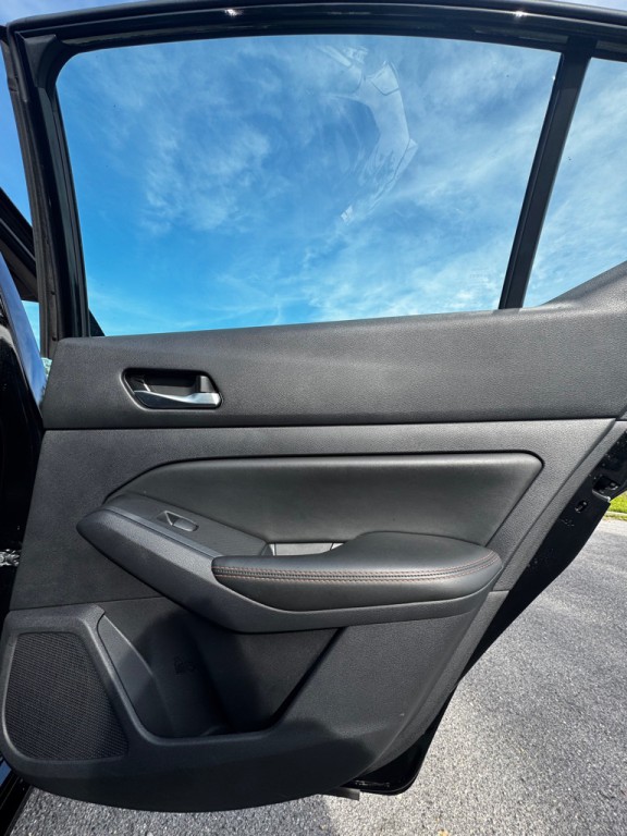 2020 Nissan Altima Image 15