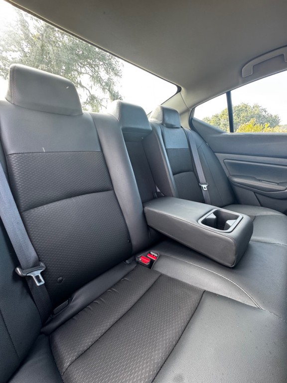 2020 Nissan Altima Image 17