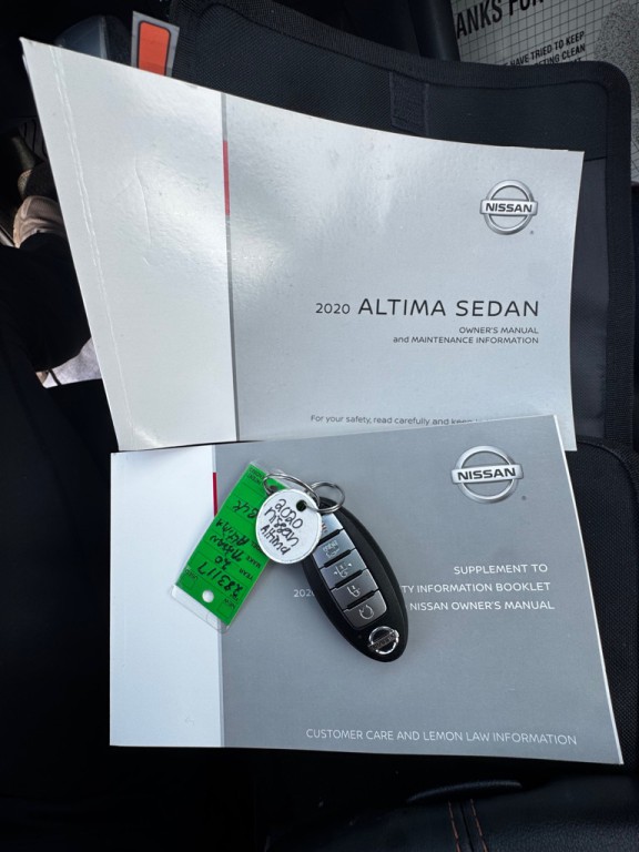 2020 Nissan Altima Image 30