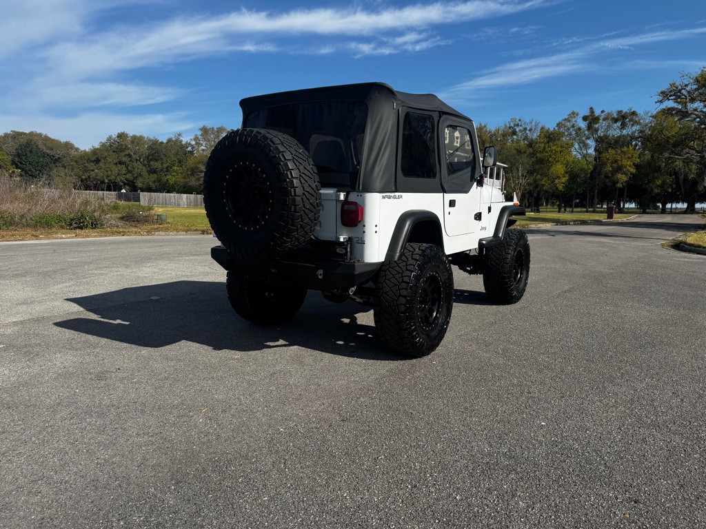 1992 Jeep Wrangler Image 5