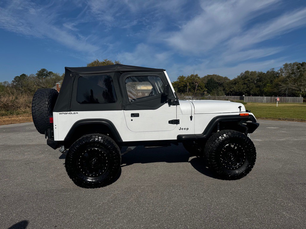 1992 Jeep Wrangler Image 6