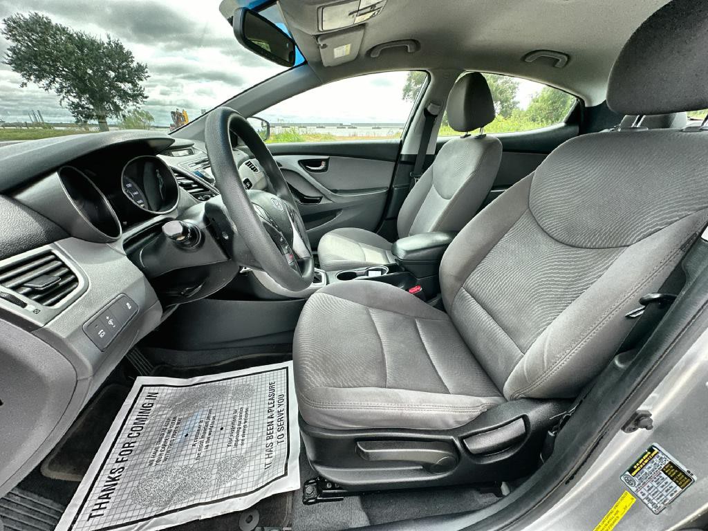 2016 Hyundai Elantra Image 11