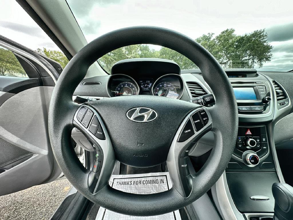 2016 Hyundai Elantra Image 19