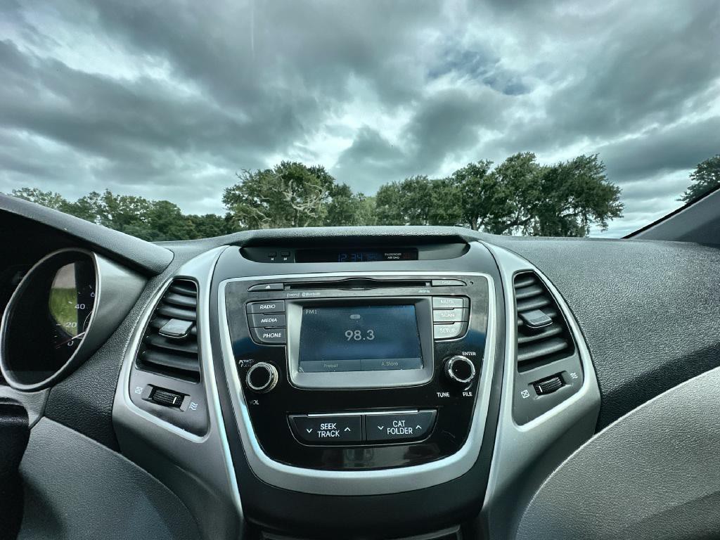 2016 Hyundai Elantra Image 25