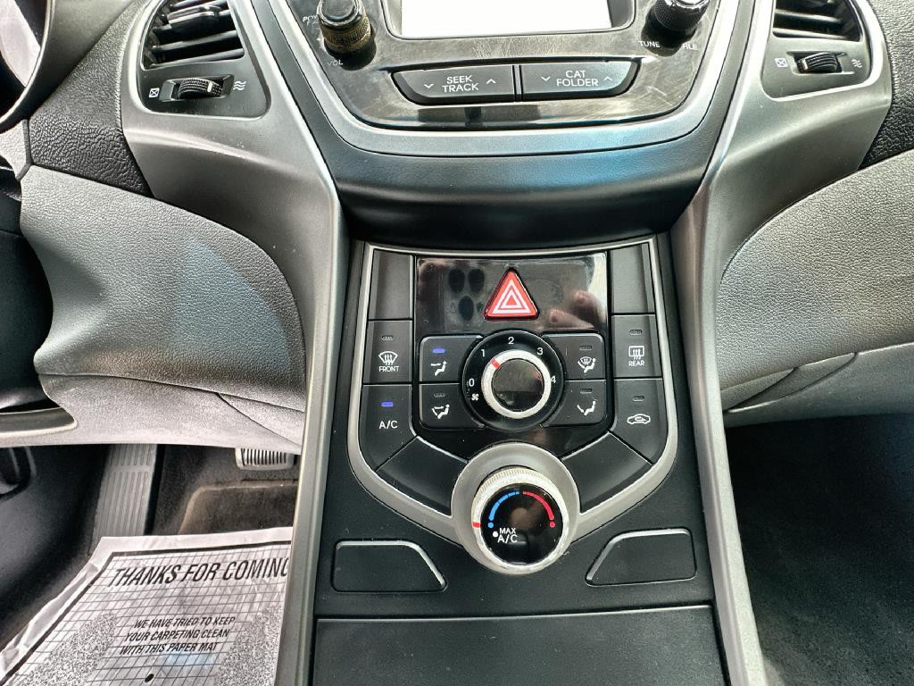 2016 Hyundai Elantra Image 26