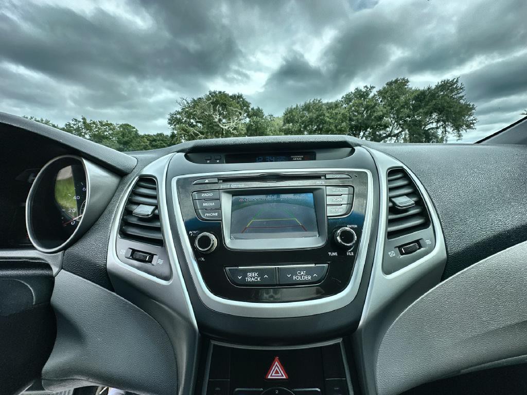 2016 Hyundai Elantra Image 27