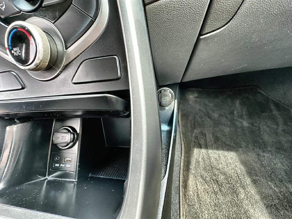 2016 Hyundai Elantra Image 28