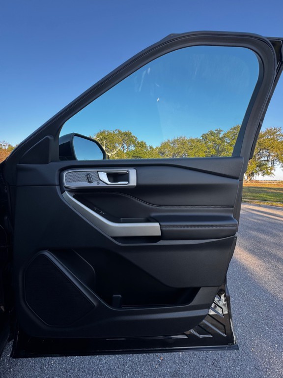 2022 Ford Explorer Image 13
