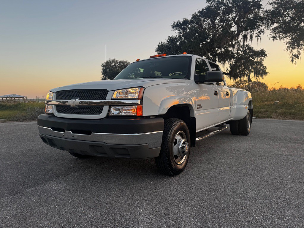 2004 Chevrolet Silverado 1500 Image 1