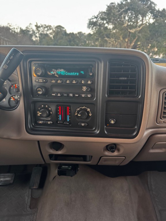 2004 Chevrolet Silverado 1500 Image 21