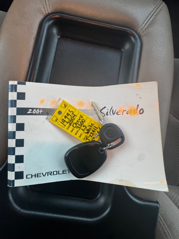 2004 Chevrolet Silverado 1500 Image 26