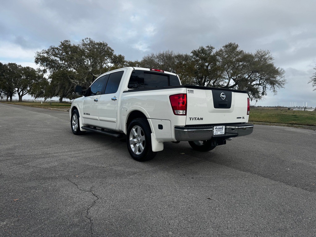 2011 Nissan Titan Image 3