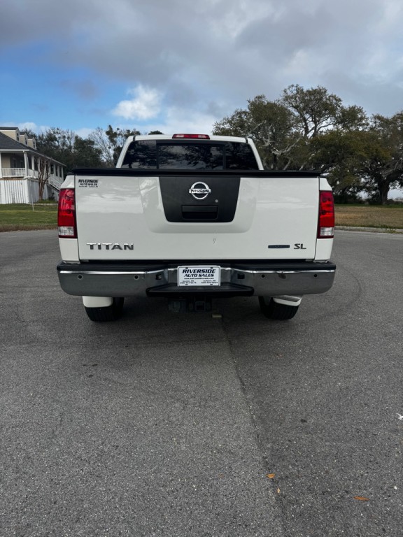 2011 Nissan Titan Image 4