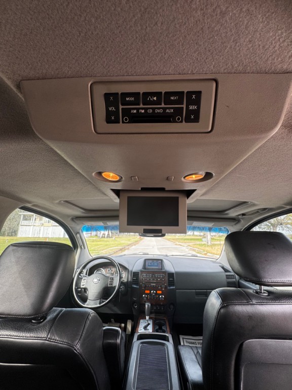 2011 Nissan Titan Image 18