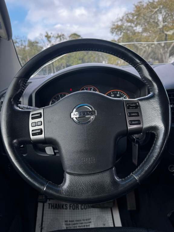2011 Nissan Titan Image 21