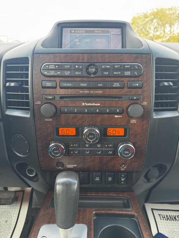 2011 Nissan Titan Image 23