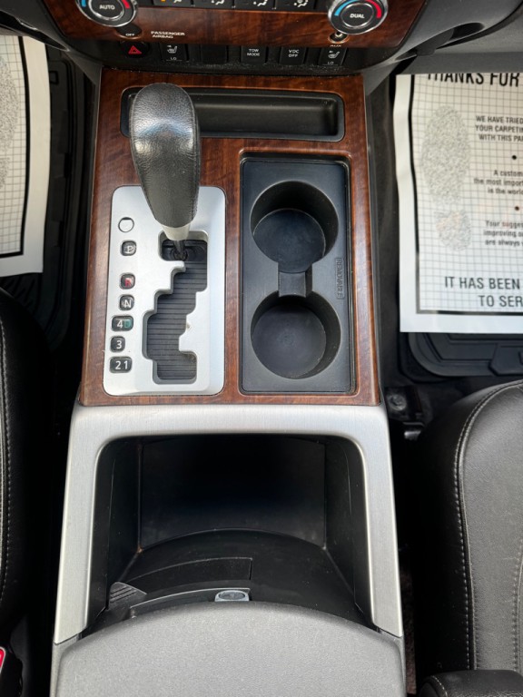 2011 Nissan Titan Image 24