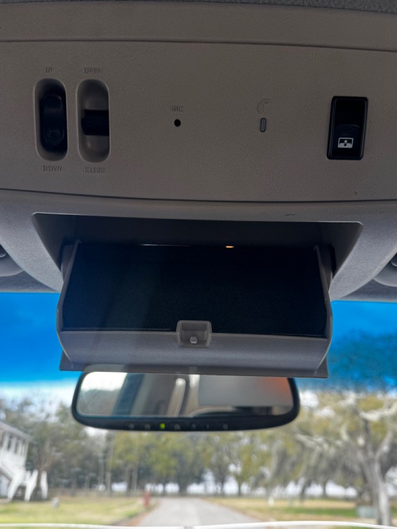 2011 Nissan Titan Image 28