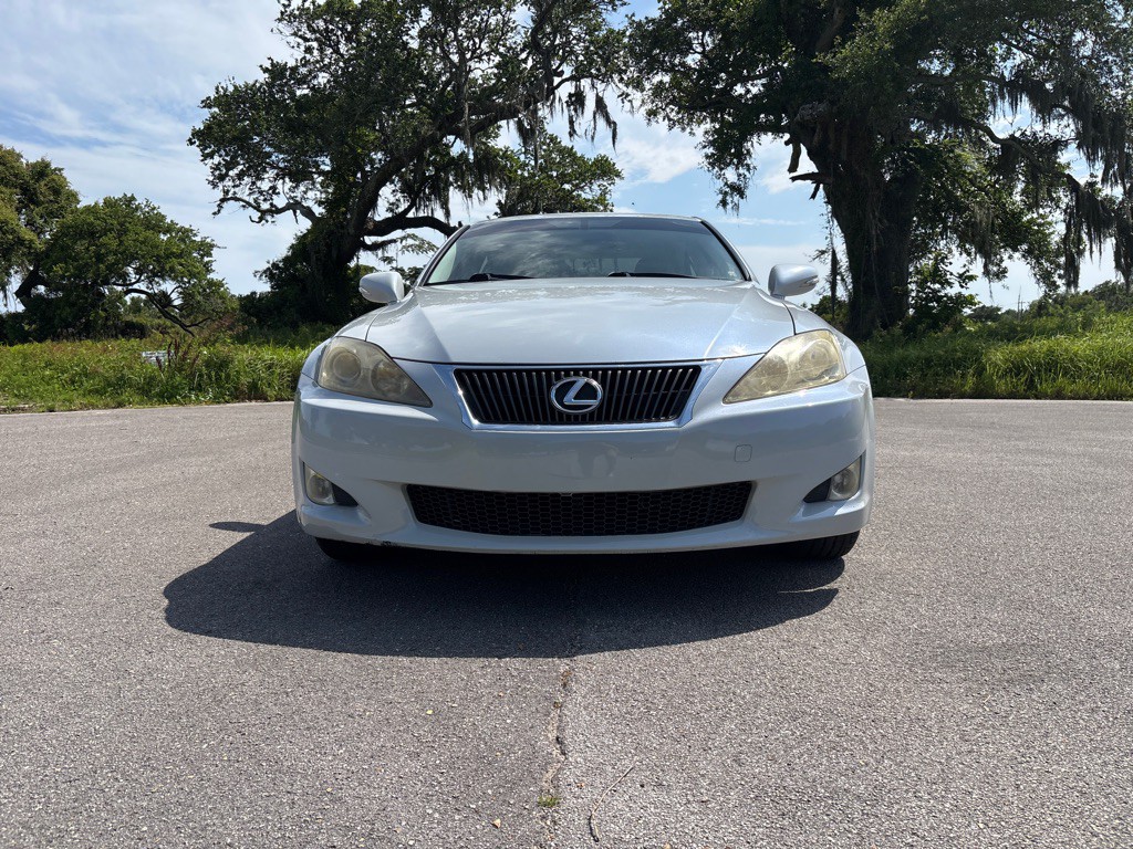 2010 Lexus IS 250 Image 2