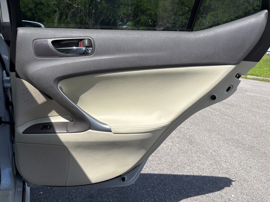 2010 Lexus IS 250 Image 17