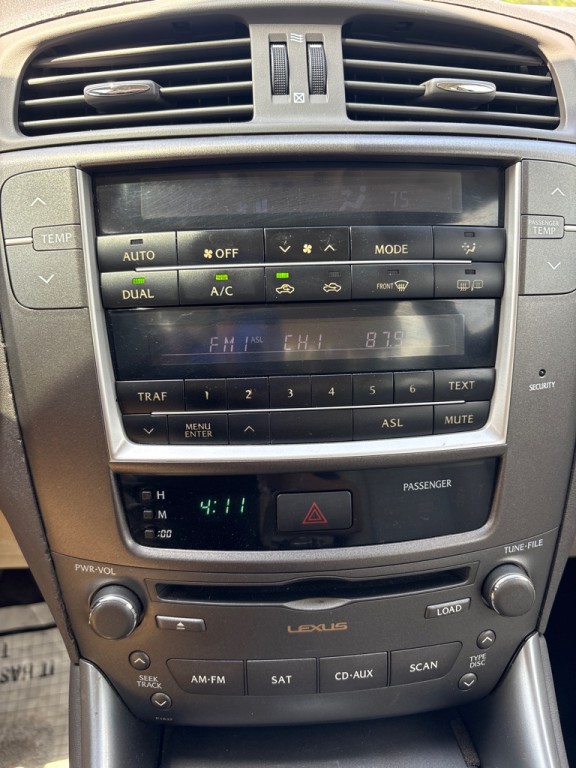 2010 Lexus IS 250 Image 22