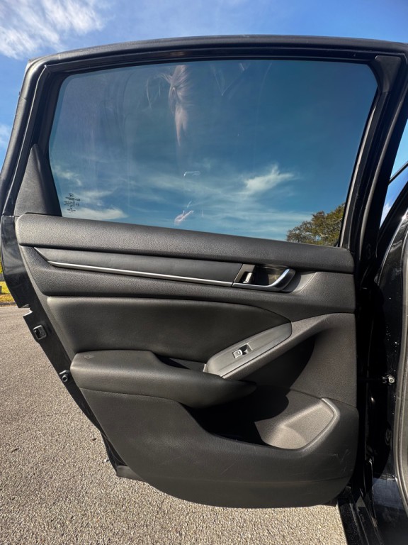 2019 Honda Accord Image 11